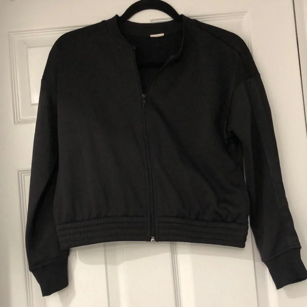Cropped Athlectic Zip Up Jacket Size Small - Picture 1 of 8